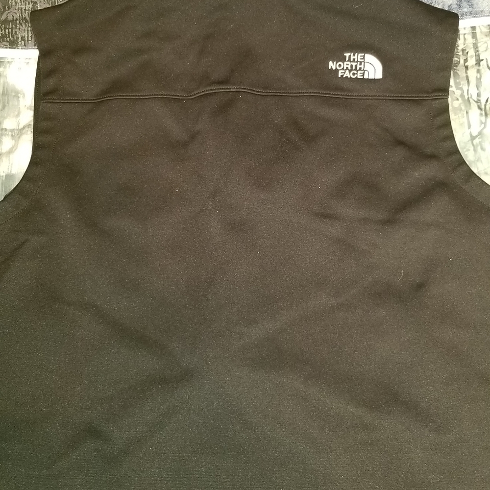 Mens North face soft shell vest